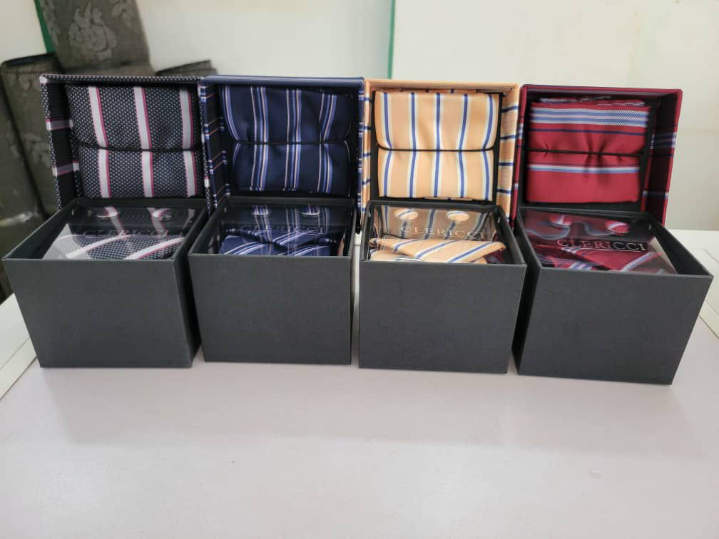 Coffret homme avec cravate et boutons de machette